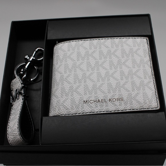Michael kors Men’s Wallet Brand New with a Key Chain - Picture 1 of 7